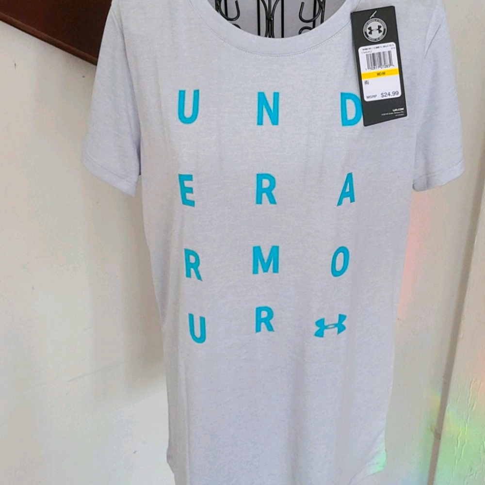 Under Armour loose fit tee shirt M